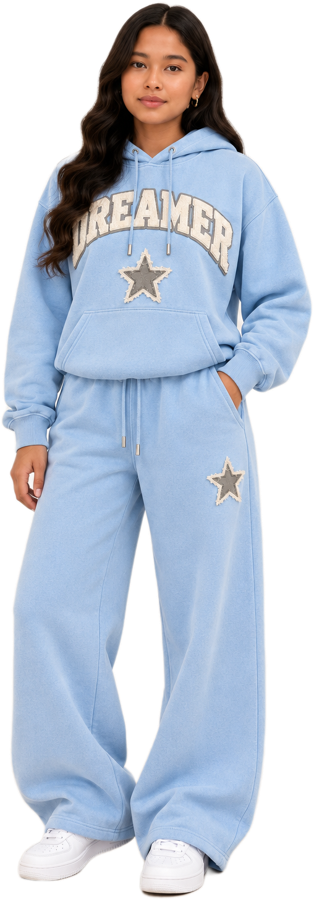 Dreamer Set in baby blue on a teenager