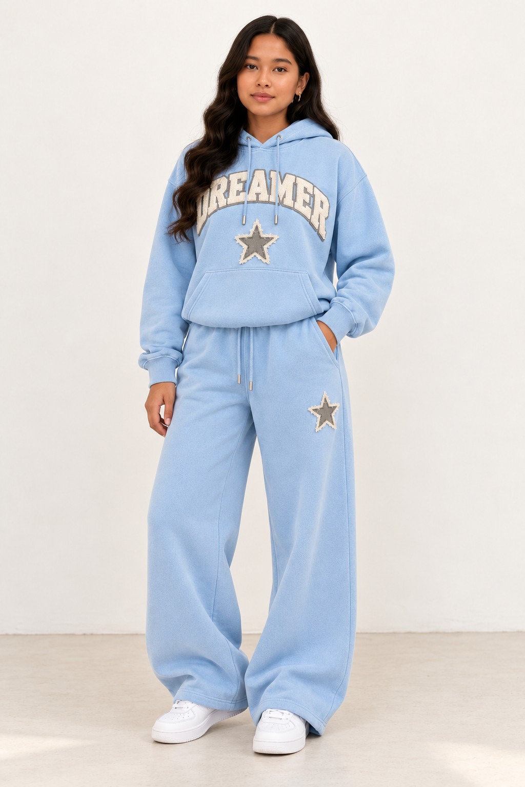Dreamer Set in baby blue on a teenager
