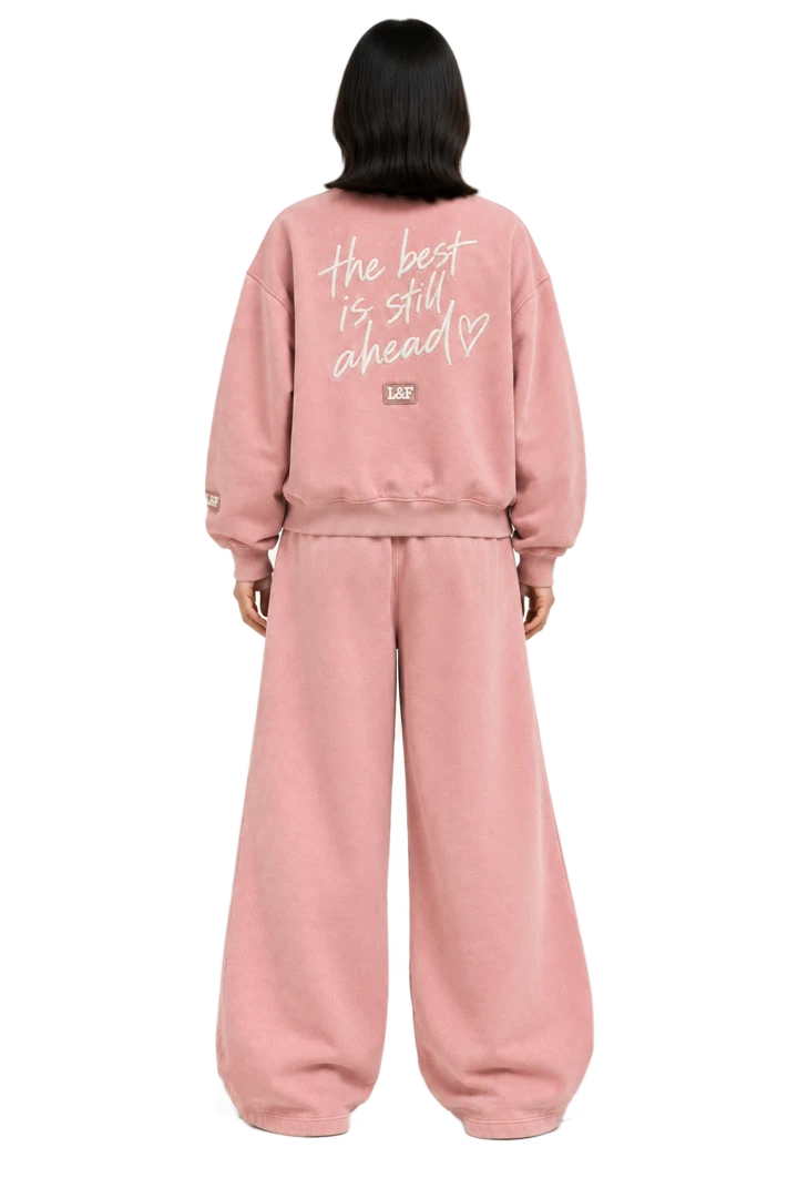 The Forever Forward Set worn, 180°