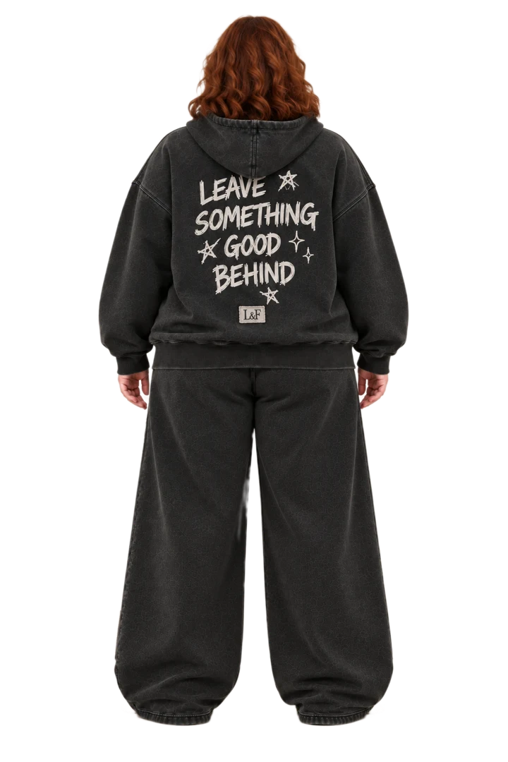The Legacy Set worn, 180°